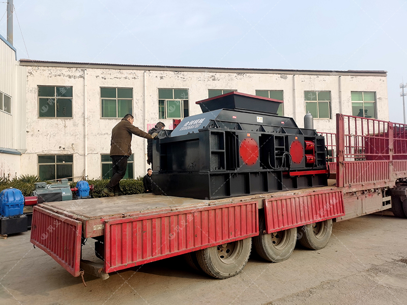 建筑用砂配置的液壓對(duì)輥制砂機(jī)多少錢一臺(tái)？